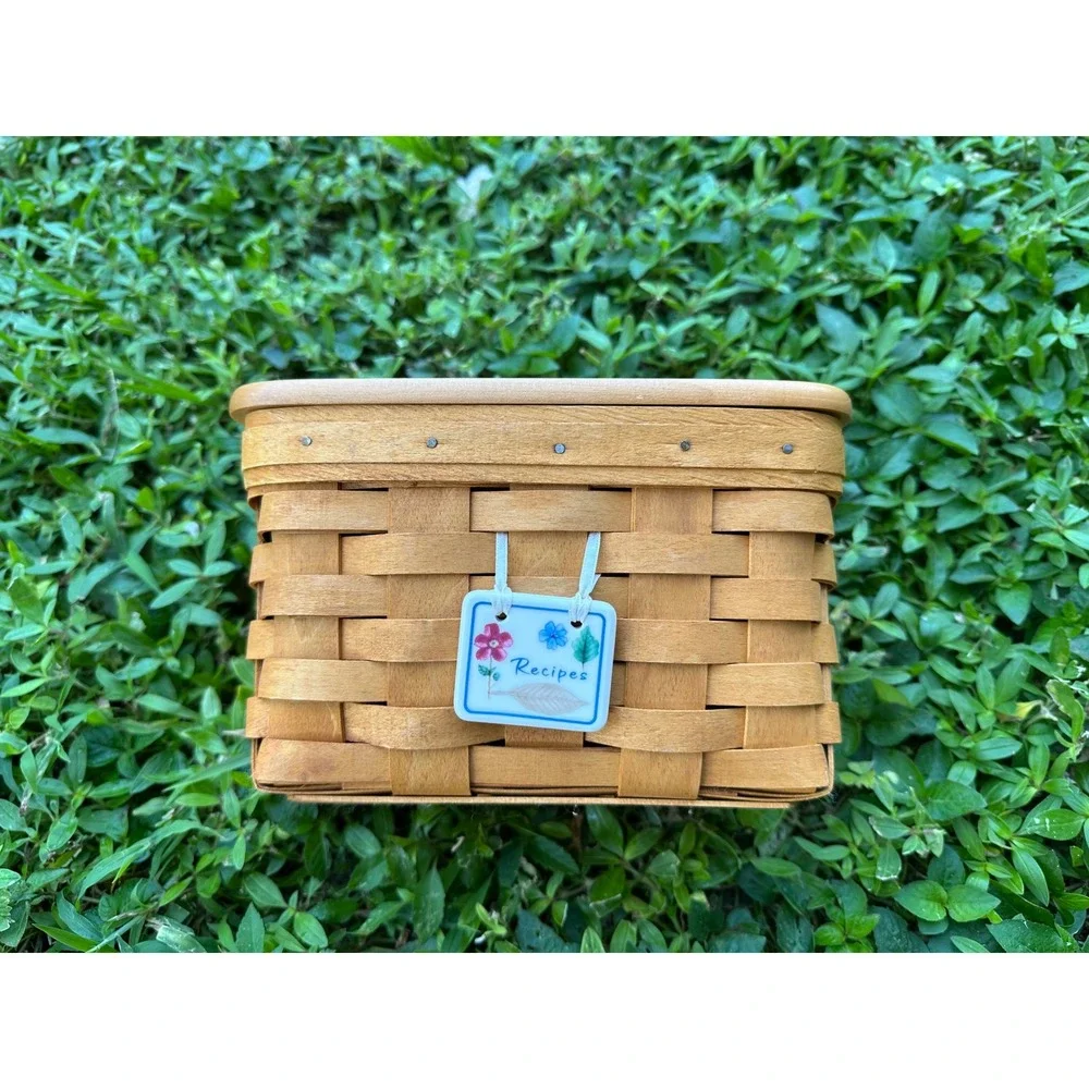 Longaberger 2000 Handwoven Recipe Basket with Woodcrafts Lid and Ceramic Tie-On
